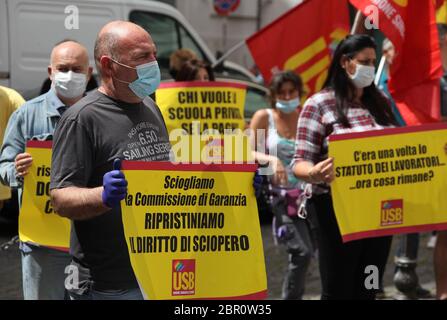 Rom, Italien. Mai 2020. Rom, Arbeiterdemonstration in Montecitorio anlässlich des 50. Jahrestages der Geburt des Statuts der abgebildeten Arbeiter: Quelle: Unabhängige Fotoagentur/Alamy Live News Stockfoto