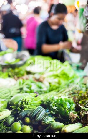 Gemüse auf einem Markt zu verkaufen. Siem Reap, Kambodscha, Südostasien Stockfoto