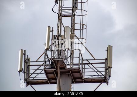 Ausrüstung auf Handy Türme, den Turm Antennen Stockfoto