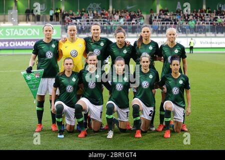 Wolfsburg, 27. März 2019: VfL Wolfsburg-Fußballmannschaft posiert vor dem Spiel der UEFA Champions League gegen Olympique Lyon. Stockfoto