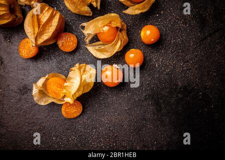 Kap Stachelbeeren mit Kelch, Platz für Text, flach Stockfoto