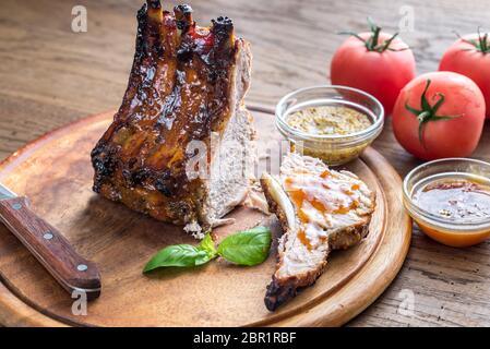 Gegrillte Schweinerippchen in Barbecue Sauce Stockfoto