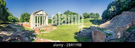 Tempelruinen im antiken Apollonia - Denkmal von Agonothetes Stockfoto