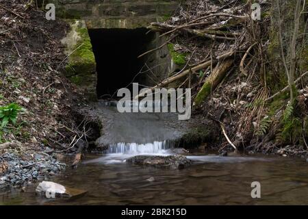 Zeit der Exposition der Fluss namens Orke im Tal Orketal Stockfoto