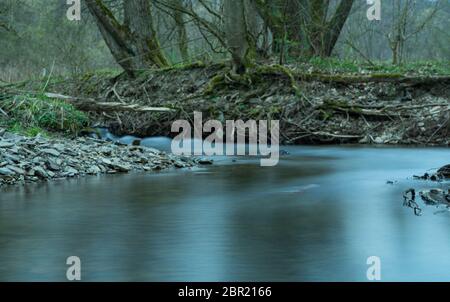 Zeit der Exposition der Fluss namens Orke im Tal Orketal Stockfoto