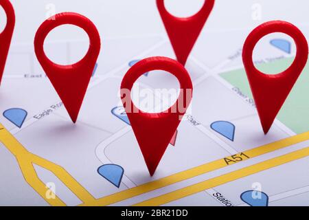 Nahaufnahme einer Stadtplan Mit rote Standortmarkierung Stockfoto