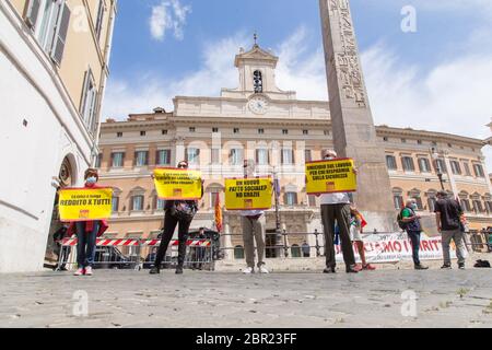 Roma, Italien. Mai 2020. Demonstration vor dem Palazzo di Montecitorio, organisiert von USB, um das 50-jährige Bestehen des Arbeiterstatuts zu feiern. (Foto von Matteo Nardone/Pacific Press) Quelle: Pacific Press Agency/Alamy Live News Stockfoto