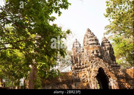 Tor Zum Sieg Von Angkor Thom. Angkor, UNESCO-Weltkulturerbe, Provinz Siem Reap, Kambodscha, Südostasien Stockfoto