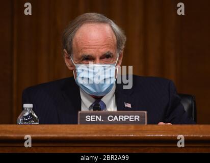 Washington, Usa. Mai 2020. Senator Thomas R. Carper (D-DE), Mitglied des Rankings, hält Eröffnungsansprache bei einer Anhörung des Senats-Umweltausschusses im Dirksen Senatsgebäude auf dem Capitol Hill am Mittwoch, den 20. Mai 2020 in Washington, DC. Das Komitee wird Aussagen von EPA-Administrator Andrew Wheeler hören. Foto von Kevin Dietsch/UPI Quelle: UPI/Alamy Live News Stockfoto