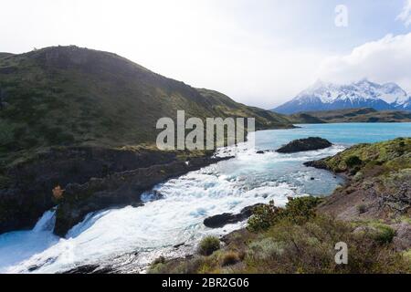 Salto Chico Wasserfall zu sehen, Torres del Paine Nationalpark, Chile. Chilenischen Patagonien Landschaft Stockfoto