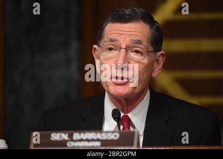 Washington, Usa. Mai 2020. Der Vorsitzende Senator John Brasso (R-WY) hält Eröffnungsansprache bei einer Anhörung mit dem Titel "Aufsicht über die Umweltschutzbehörde" im Dirksen Senatsgebäude am 20. Mai 2020 in Washington, DC. EPA-Administrator Andrew Wheeler wird von der Umweltschutzbehörde nach der Einführung der Vorschriften seit Beginn der Pandemie im März befragt. Foto von Kevin Dietsch/UPI Quelle: UPI/Alamy Live News Stockfoto