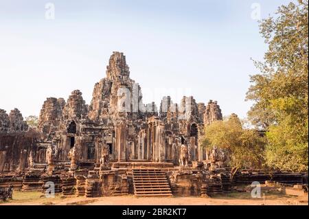 Sonnenuntergang am Bayon Tempel. Angkor Thom. Angkor, UNESCO-Weltkulturerbe, Provinz Siem Reap, Kambodscha, Südostasien Stockfoto