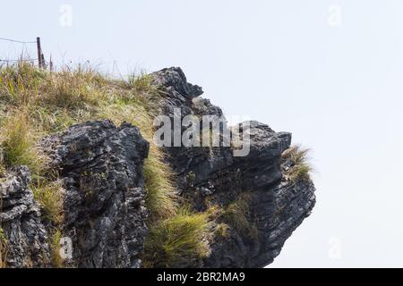 Top von Phu Chi Fa Forest Park mit Gras und Sky Zoom. Landschaft Phu Chi Fa Forest Park View Point Chiang Rai Nordthailand Reisen Stockfoto