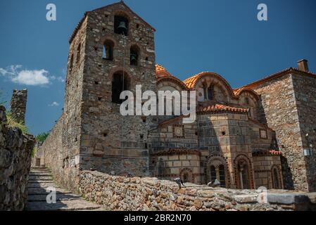 Impressionen des Moni Panagia Pantanassa Klosters im mittelalterlichen, byzantinischen "castletown" von Mystras, nahe Sparta Stadt, Lakonia, Peloponnes. Stockfoto