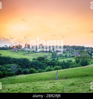 Wohnviertel in Kentucky Bluegrass Region im Sommer Stockfoto