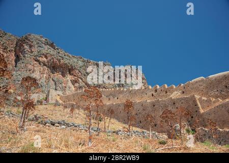 Impressionen von der malerischen befestigten Stadt Monemvasia auf dem Peloponnes, Griechenland Stockfoto