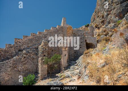 Impressionen von der malerischen befestigten Stadt Monemvasia auf dem Peloponnes, Griechenland Stockfoto