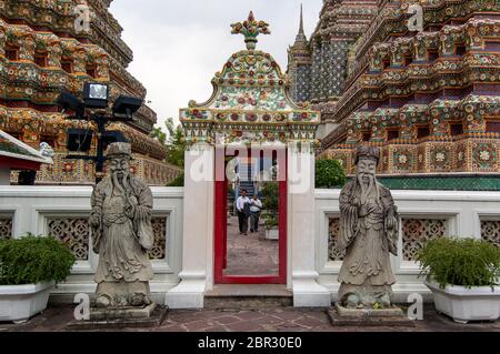 Der Tempel des Reclining Buddha, in Bangkok. Stockfoto
