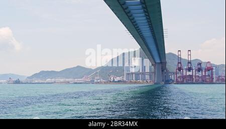 Kwai Tsing, Hongkong 02. Mai 2018:- Hafen und Steinbrücke für Container in Hongkong Stockfoto