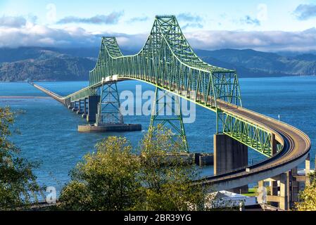 Wunderschöne Aussicht auf das herrliche Astoria Megler Brücke der Columbia River Crossing von Astoria, Oregon, Washington Stockfoto