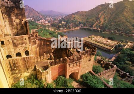 Amber Fort und Maota Lake, Amer (in der Nähe von Jaipur), Rajasthan, Indien Stockfoto