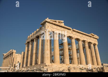 Parthenon-Tempel an einem sonnigen Tag. Akropolis in Athen, Griechenland Stockfoto