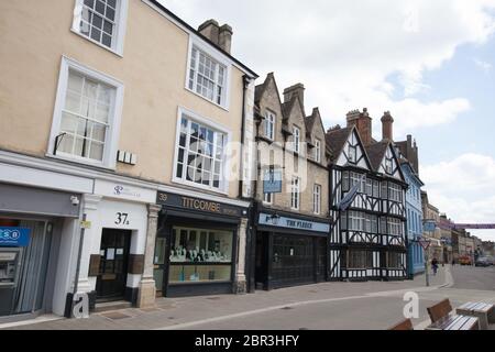 Geschäfte und Restaurants in Cirencester, Gloucestershire, Großbritannien Stockfoto