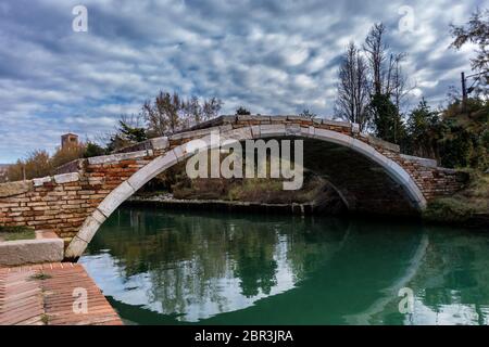 Ponte del Diavolo (Teufelsbrücke) in Torcello, Venedig, Italien Stockfoto