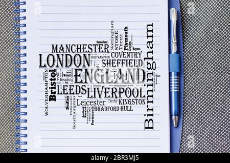 Städte und Gemeinden in England Wort cloud Travel Concept über notepad Hintergrund Stockfoto
