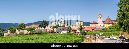 Ansichten und Impressionen der mittelalterlichen Stadt Dünstein in der Wachau Stockfoto