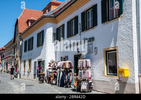 Ansichten und Impressionen der mittelalterlichen Stadt Dünstein in der Wachau Stockfoto