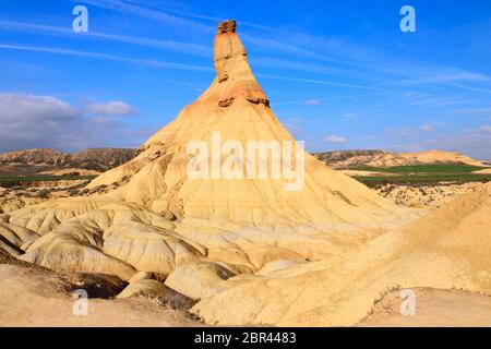 Panoramablick auf das Castil de Tierra, das markante Symbol der halbwüstenigen Naturregion Bardenas Reales, UNESCO Biosphärenreservat, Navarra, Spanien Stockfoto