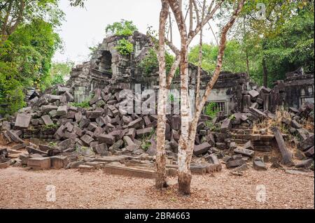 Ruinen am Dschungeltempel von Beng Mealea. Angkor, UNESCO-Weltkulturerbe, Provinz Siem Reap, Kambodscha, Südostasien Stockfoto