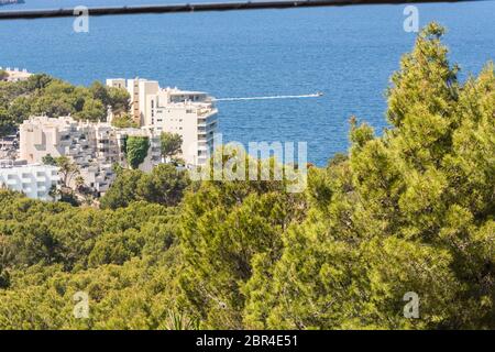Panorama der Bucht fotografiert Paguera aus dem Berg an der Costa De La Calma. Stockfoto