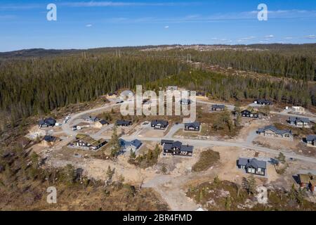 Luftaufnahme der modernen Kabinenentwicklung in Lygna Skisenter, Jaren, 1 Stunde Fahrt von Oslo Stockfoto
