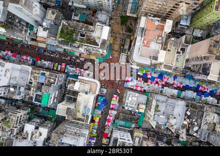 Sham Shui Po, Hongkong 07. Mai 2019: Drohnenflug über die Stadt Hongkong Stockfoto