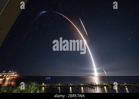 CAPE CANAVERAL, USA - 04. Mai 2019 - am Samstag, den 4. Mai startete SpaceX um 2:48 Uhr MEZ seine siebzehnte kommerzielle Nachversorgung (CRS-17) Stockfoto