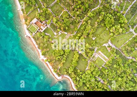 Insel Krk Fulfinum Mirine Basilika Ruinen in der Nähe Omišalj Luftaufnahme, Kvarner Bucht von Kroatien Stockfoto