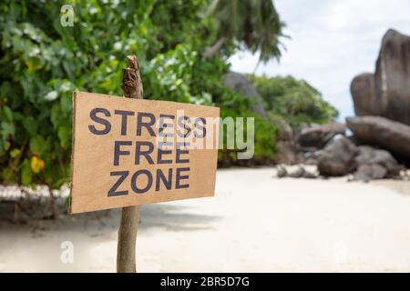 Straße Freie Zone Holzschild Am Strand Stockfoto