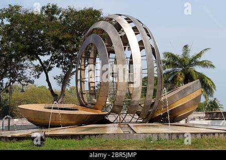 Betel-Nuss-Wasserbrunnen nannte die Kugel in George Town in Penang Stockfoto