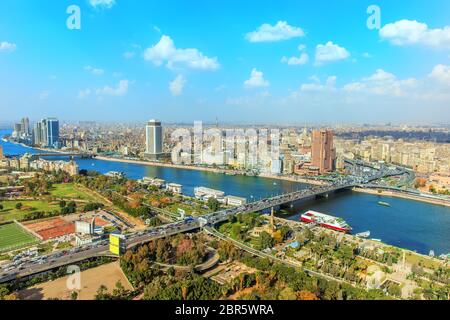 Der Innenstadt von Kairo von oben, Panoramaaussicht in Ägypten. Stockfoto