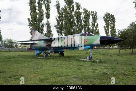 Nischni Nowgorod, Russland - Jul 19 2015: Sowjetischer Überschallbomber Mig-23, gebaut in den sechziger Jahren. Die Ausstellung in N.Nowgorod ist das ganze Jahr über geöffnet Stockfoto