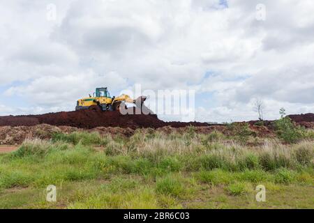 Industrielle Erdarbeiten Lader Schaufelmaschine auf Baustelle. Stockfoto