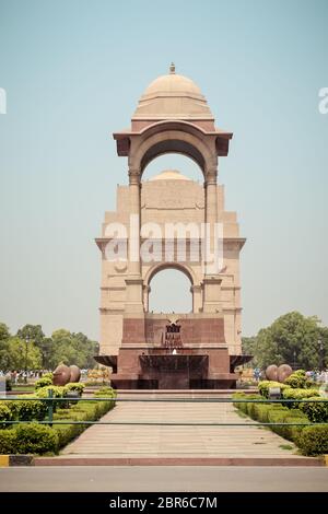 Rajpath, Raisina Hill, New Delhi, Indien, Januar 2019: Das Vordach liegt 150 Meter vom India Gate. Die frei gewordenen Vordach, in rotem Sandstein gebaut, Stockfoto