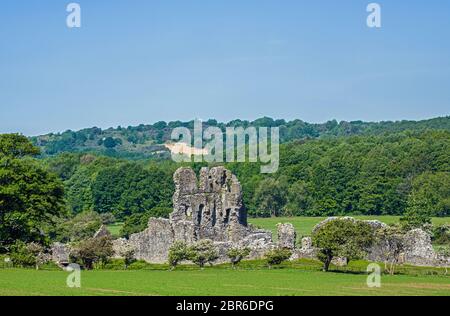 Das alte Norman Castle in oder in der Nähe von Ogmore by Sea in Südwales. Es wurde im frühen 12. Jahrhundert erbaut und ist ein denkmalgeschütztes Gebäude der Klasse 1 Stockfoto