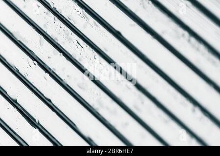 Polycarbonat-Platte Struktur mit Wassertropfen innen, Hintergrund Foto Textur Stockfoto