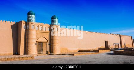 Historische Architektur Itchan Kala, ummauerten Innenstadt der Stadt Chiwa, Usbekistan. UNESCO-Weltkulturerbe. Stockfoto