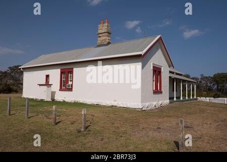 Das ehemalige Leuchtturmwärterhaus, Cape Schanck Lighthouse im Mornington Peninsula National Park, Victoria, Australien. Stockfoto