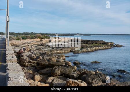 Küste in der Nähe von Colonia de Sant Jordi (oder Colonia de San Jorge), Mallorca, Spanien, Europa. Stockfoto