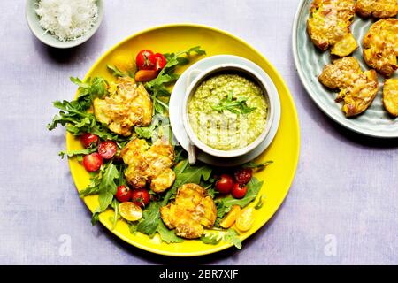 Kartoffelpüree mit gebratenem Poblano Pesto Stockfoto